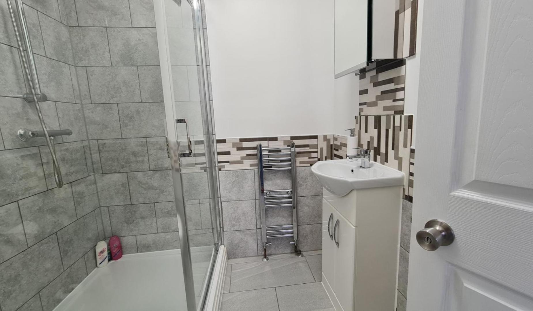 Cosy Studio With Kitchenette And Private Bathroom - 15Mins To Central London! Luaran gambar