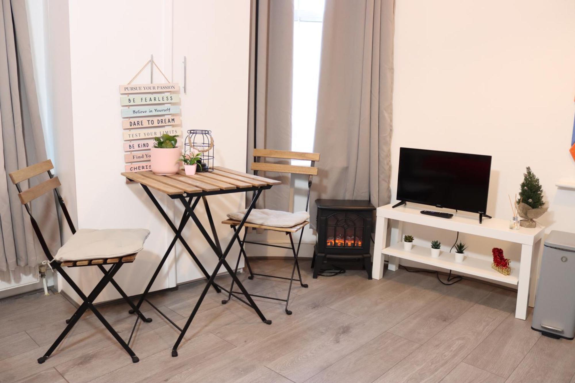 Cosy Studio With Kitchenette And Private Bathroom - 15Mins To Central London! Luaran gambar